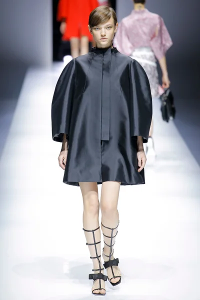 Look 18
